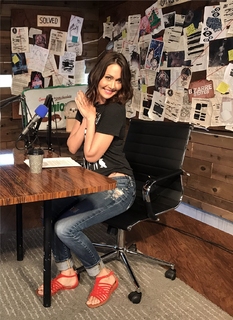 Jessica Chobot feet photo thumbnail