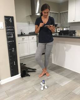Jessica Chobot feet photo thumbnail