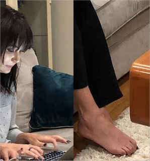 Jessica Chobot feet photo thumbnail