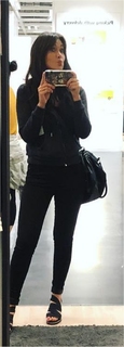 Jessica Chobot feet photo thumbnail