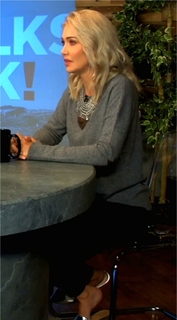 Jessica Chobot feet photo thumbnail