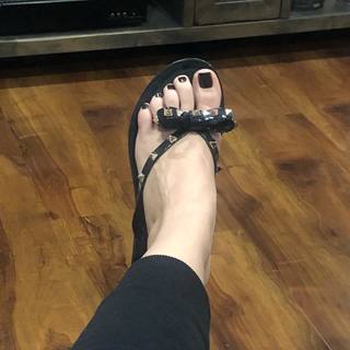 Jessica Chobot feet photo thumbnail
