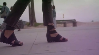 Jessica Chobot feet photo thumbnail