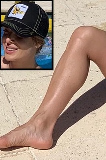 Jessica Cirio feet photo thumbnail