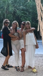 Jessica Cirio feet photo thumbnail