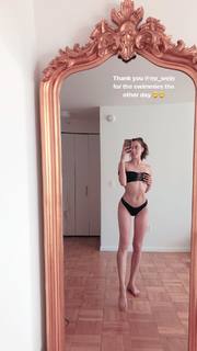Jessica Clements feet photo 8