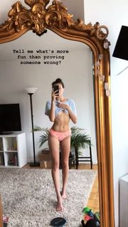Jessica Clements feet photo 17