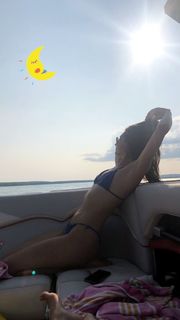 Jessica Clements feet photo 15
