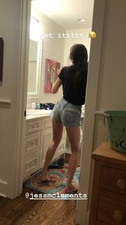 Jessica Clements feet photo 3