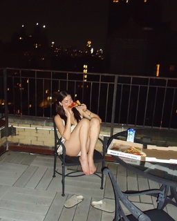 Jessica Clements feet photo 13
