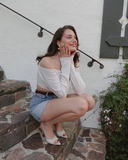 Jessica Clements feet photo 6