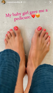 Jessica Collins feet photo 11