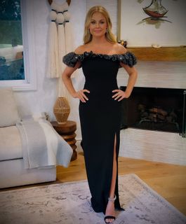 Jessica Collins feet photo 10