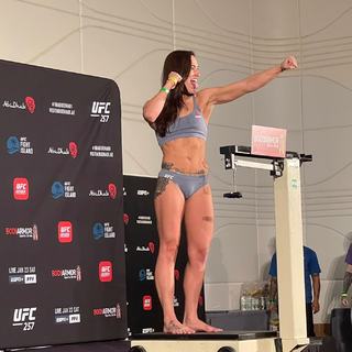 Jessica Eye feet photo 10