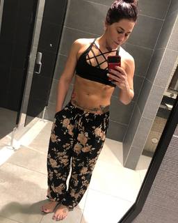 Jessica Eye feet photo 4