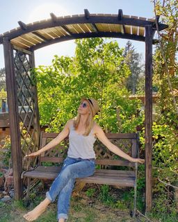 Jessica Ginkel feet photo thumbnail