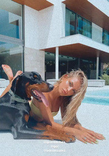 Jessica Goicoechea feet photo thumbnail