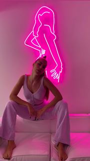 Jessica Goicoechea feet photo thumbnail