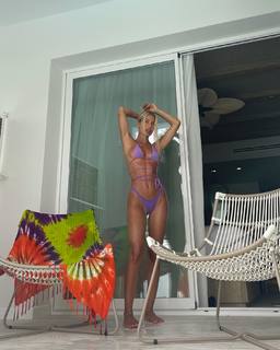 Jessica Goicoechea feet photo thumbnail