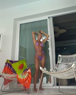 Jessica Goicoechea feet photo thumbnail