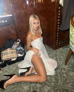 Jessica Goicoechea feet photo thumbnail