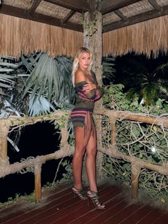 Jessica Goicoechea feet photo thumbnail