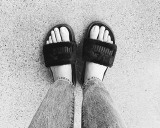 Jessica Gomes feet photo thumbnail