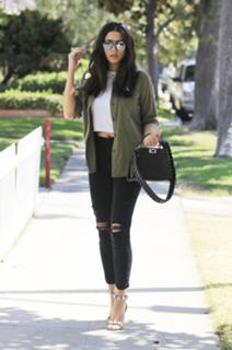 Jessica Gomes feet photo thumbnail