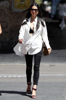 Jessica Gomes feet photo thumbnail