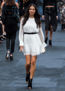 Jessica Gomes feet photo thumbnail