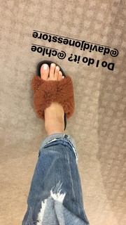 Jessica Gomes feet photo thumbnail