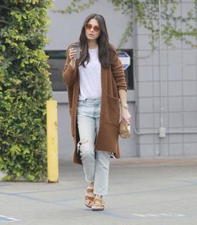 Jessica Gomes feet photo thumbnail