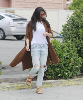 Jessica Gomes feet photo thumbnail