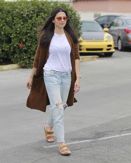 Jessica Gomes feet photo thumbnail