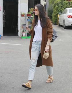 Jessica Gomes feet photo thumbnail