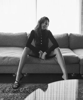 Jessica Gomes feet photo thumbnail
