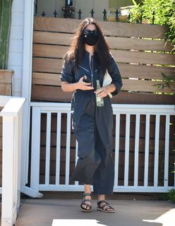 Jessica Gomes feet photo thumbnail