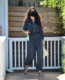 Jessica Gomes feet photo thumbnail