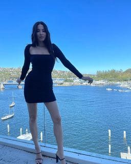Jessica Gomes feet photo thumbnail