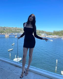 Jessica Gomes feet photo thumbnail
