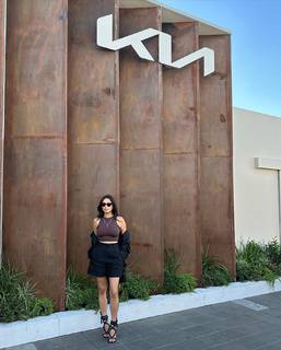 Jessica Gomes feet photo thumbnail