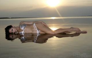 Jessica Gomes feet photo thumbnail