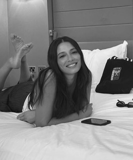 Jessica Gomes feet photo thumbnail