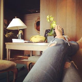Jessica Gomes feet photo thumbnail