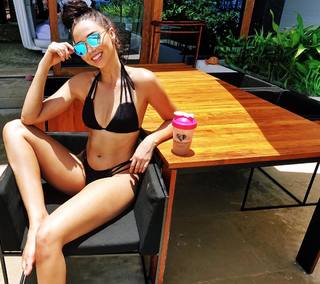 Jessica Green feet photo thumbnail