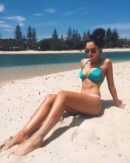 Jessica Green feet photo thumbnail