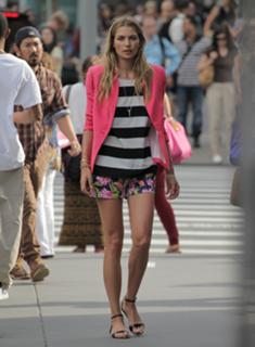 Jessica Hart feet photo thumbnail