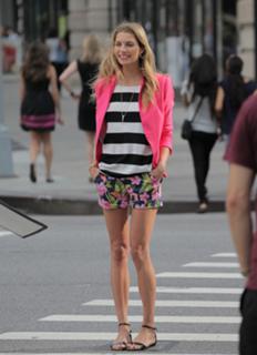 Jessica Hart feet photo thumbnail