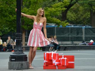 Jessica Hart feet photo thumbnail