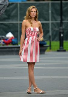 Jessica Hart feet photo thumbnail